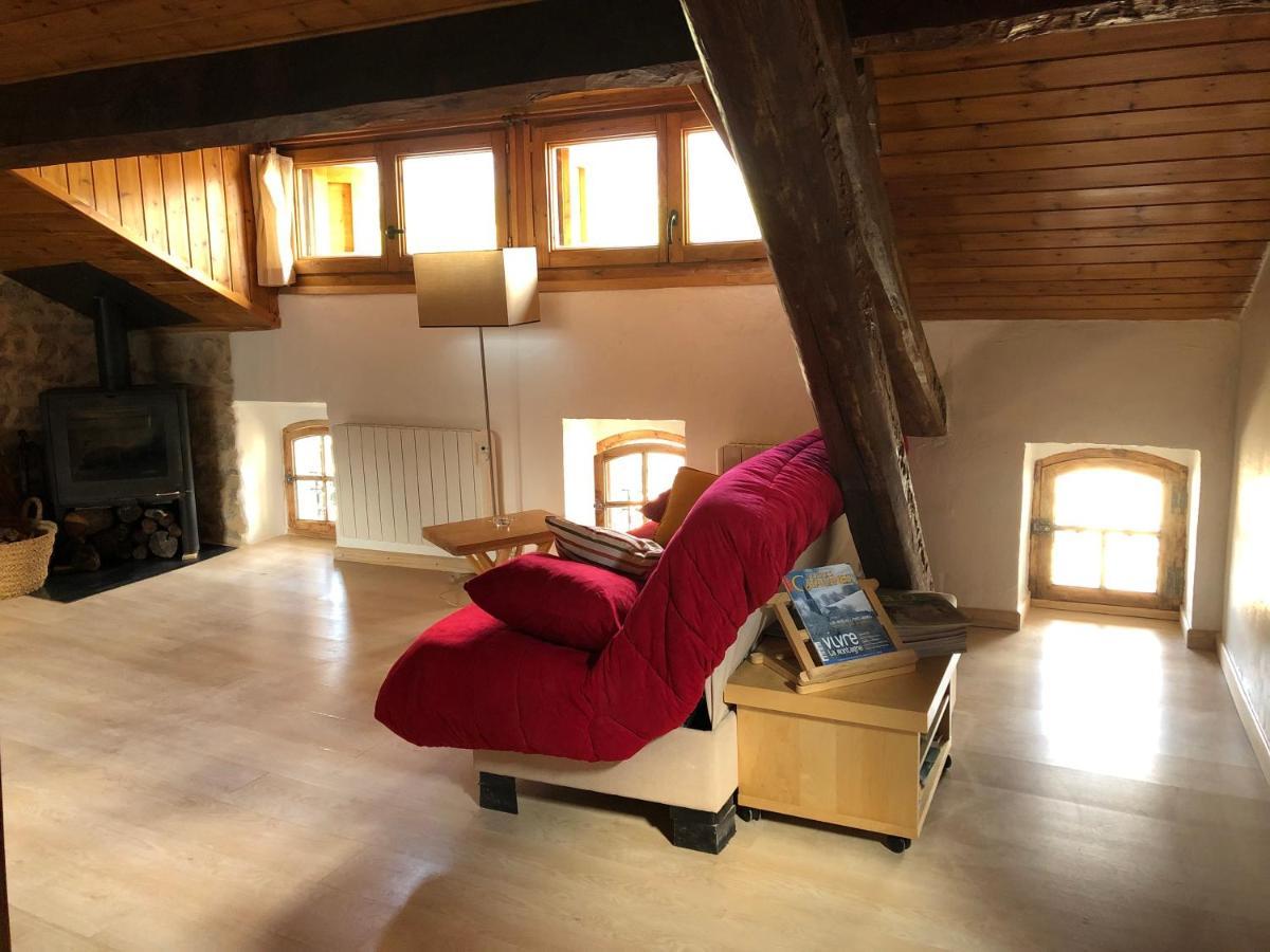 Charmant appartement dans le village/Coqueto apartamento en el pueblecito La Cabanasse Extérieur photo