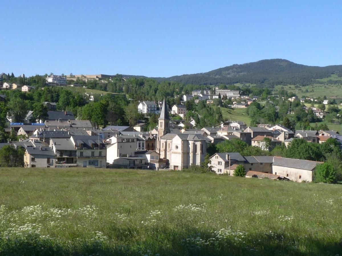 Charmant appartement dans le village/Coqueto apartamento en el pueblecito La Cabanasse Extérieur photo