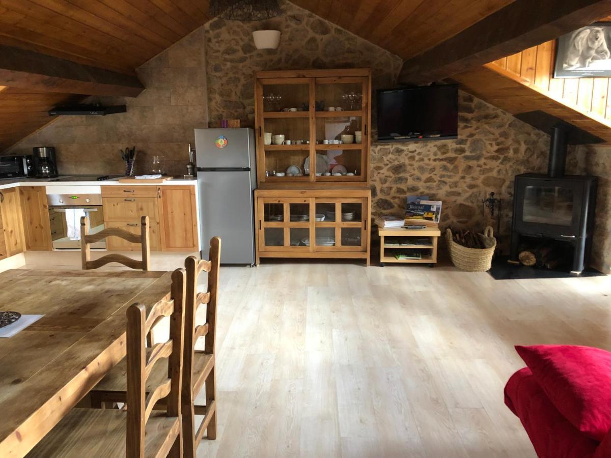 Charmant appartement dans le village/Coqueto apartamento en el pueblecito La Cabanasse Extérieur photo